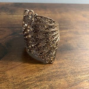 Golden ornate hinge bracelet